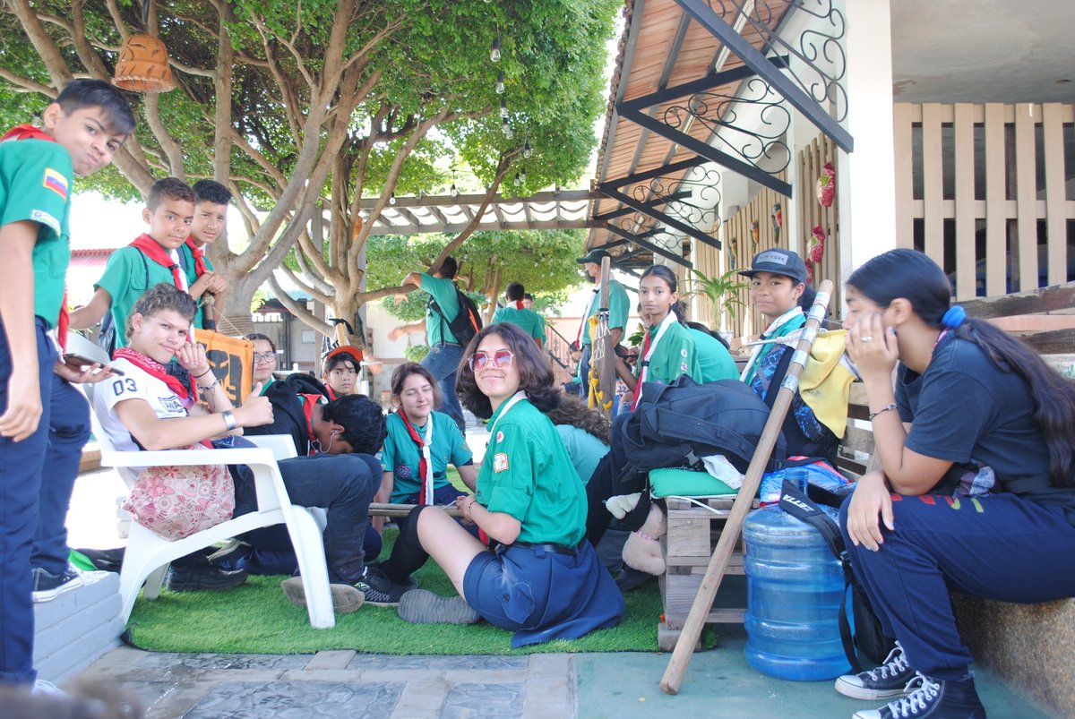 gsmanaure's tweet photo. Así culminamos un año más lleno de actividades. El 2022 estuvo cargado de retos, desafíos, éxitos, aprendizaje, espíritu scout, diversión, alegría y algunos pesares.
¡Siempre Listos para Servir! ⚜️
Felices fiestas a todos y un próspero año nuevo 🎁
#gsmanaure
#scoutszulia https://t.co/dzBPBG8CKj