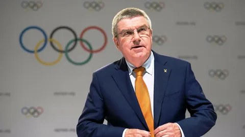 В эфире – «Железная логика».
У микрофонов – Сергей Михеев и Наталья Мамедова.
Глава МОК Бах заявил, что видит обнадёживающие признаки в ситуации с отстранением россиян.
smotrim.ru/channel/199