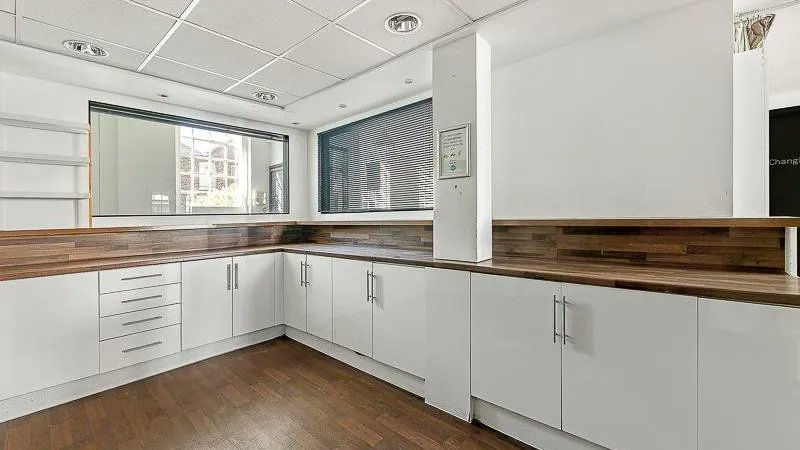 NovaLoca's tweet photo. Self-contained office premises with Class E consent from @HLcommercial - 6,889 Sq Ft with air con, private WC's and kitchen area. Heathmans Road, #ParsonsGreen. https://t.co/nydLLVO8Uf https://t.co/N1eL6gbXKg
