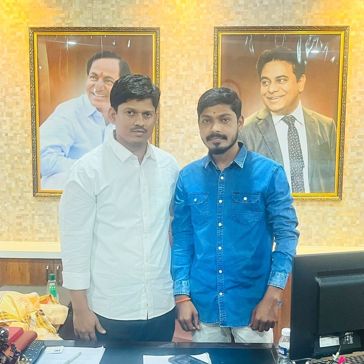 NaniVenkatTRS's tweet photo. "తెలంగాణ రాష్ట్ర టెక్నాలజీ సర్వీస్ కార్పొరేషన్ చైర్మన్" గా పదవీ బాధ్యతలు చేపట్టి నేటికి సంవత్సరం పూర్తి అవుతున్న సందర్భంగా @JAGANTRS అన్నగారికి హృదయపూర్వక శుభాకాంక్షలు....! 🤝💝💐
💪 #Congratulations_Anna 💪
@KTRTRS @KTRoffice @Jaganktrs https://t.co/7tkWr16srq