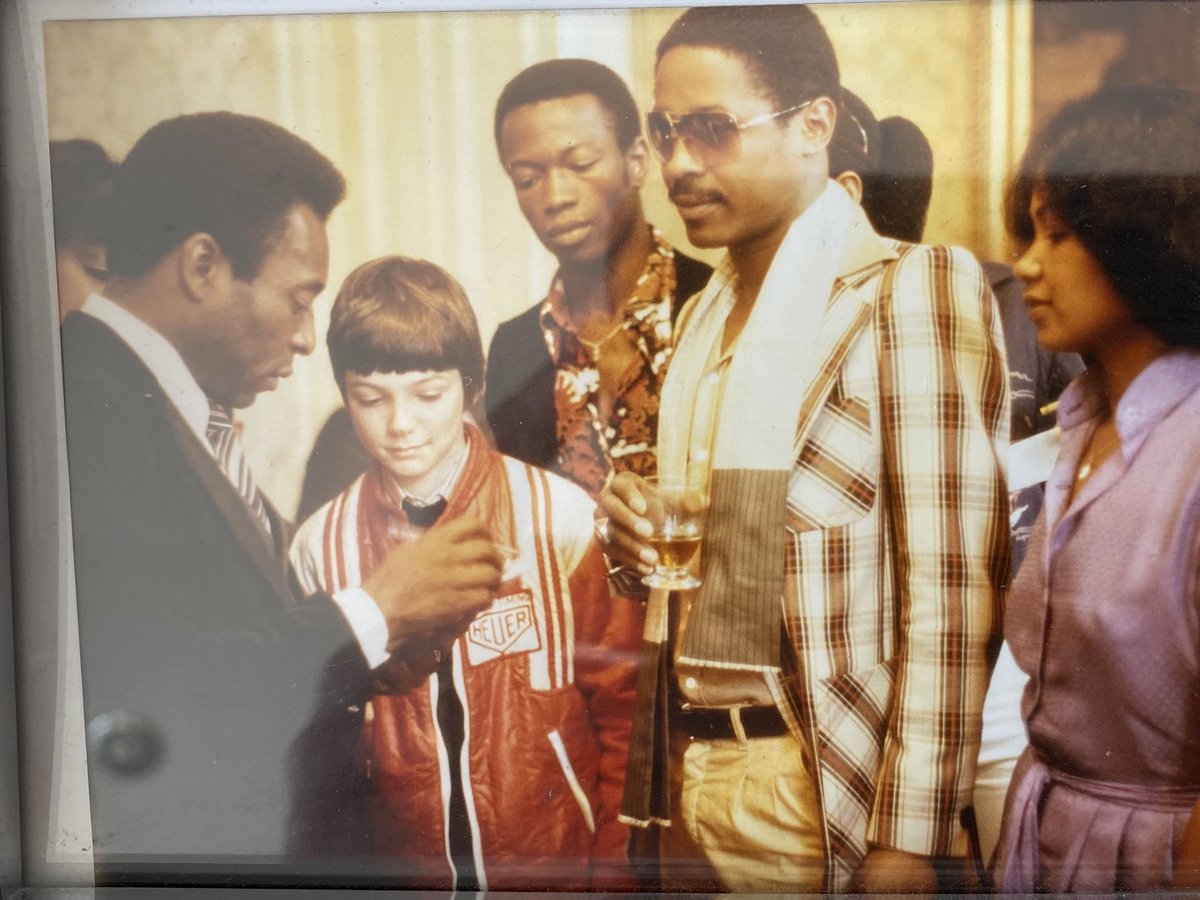 JohnPCFell's tweet image. Edson Arantes do Nascimento, aka Pelé, 1940-2022.
Still have the autograph he signed for me in 1979.