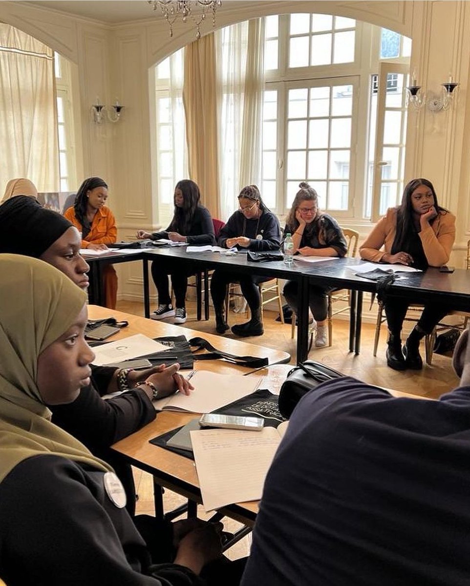 FondationAssaT's tweet photo. La première promo de la Génération Leaders des quartiers populaires 📸 https://t.co/6uu5vJ9pHd