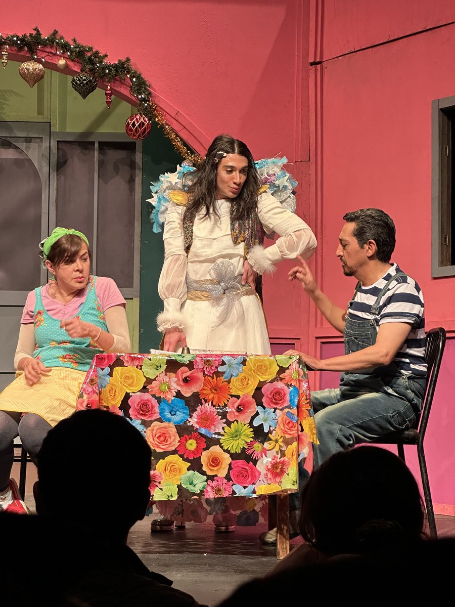 Gracias <a href="/Entretenia/">Entretenia</a> por la invitación a <a href="/Antipastorela/">Antipastorela</a> gracias por las risas y el talento!!! <a href="/JuanRiosCantu/">Juan Ríos Cantú</a> <a href="/LaMorette/">Marcela Morett</a> <a href="/galvanactor/">Enrique Galván</a> <a href="/Axel_SantosC/">Axel Santos</a> #imperdible