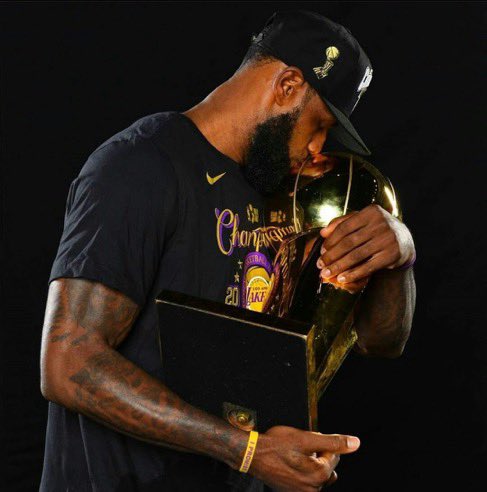 LakeShowFamily tweet picture
