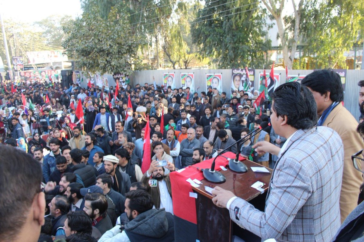 PSFRwpDiv's tweet photo. 27 دسمبر لیاقت باغ 
#SalamBenazirBhutto https://t.co/NkDcLxaK2W