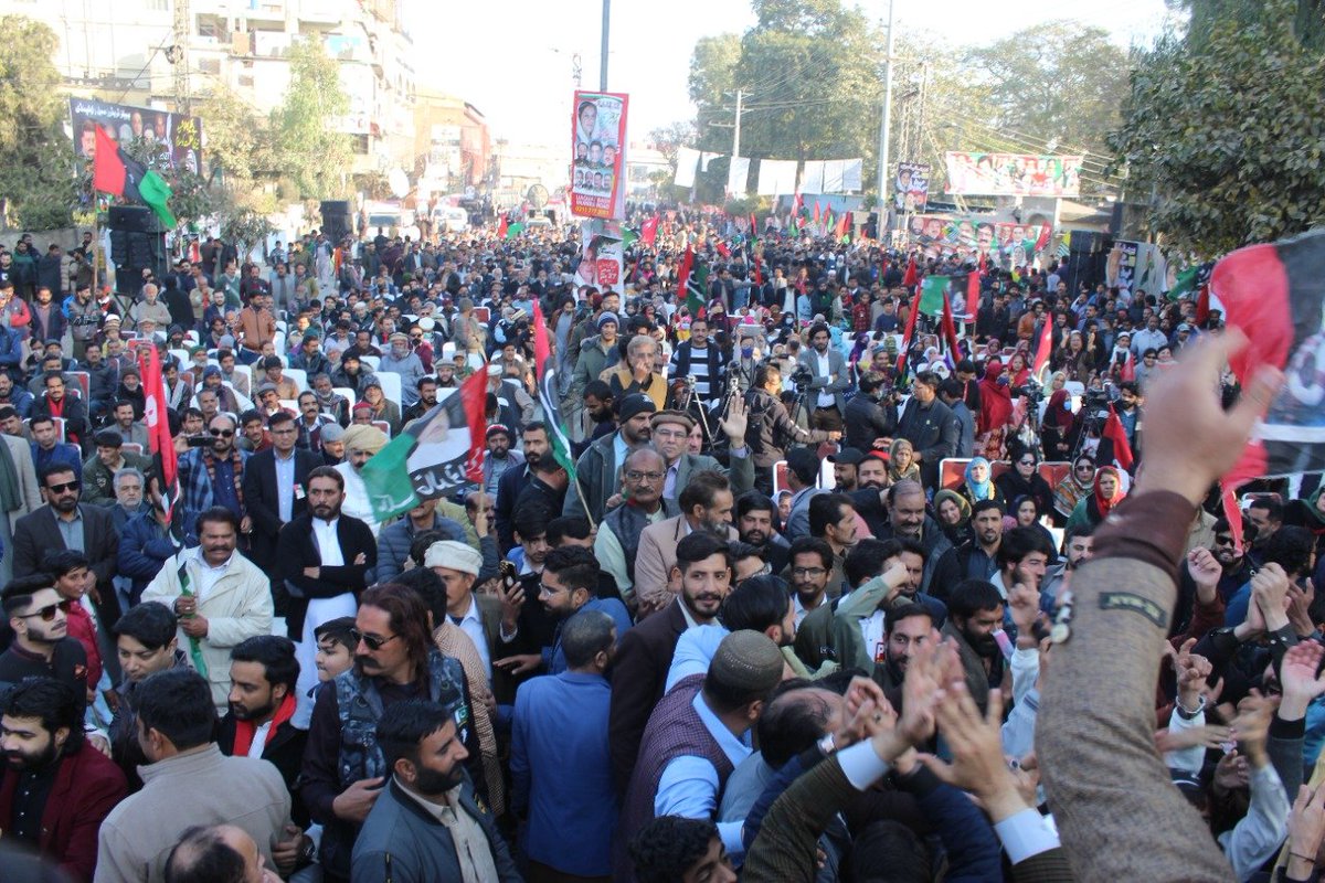 PSFRwpDiv's tweet photo. 27 دسمبر لیاقت باغ 
#SalamBenazirBhutto https://t.co/NkDcLxaK2W