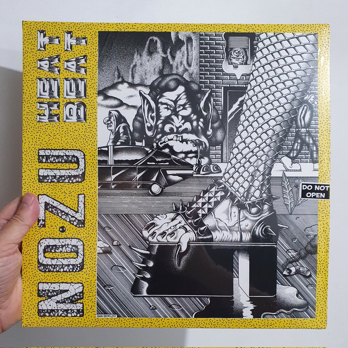 2nite's office music 🎵