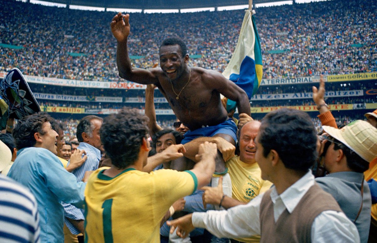SingerShreyasi's tweet photo. Legends never die 🙏🏼🇧🇷
Pele, a name with the strongest legacy, a name with glorifying victory, a name which defines football, will be remembered FOREVER ❤️🇧🇷
#pele https://t.co/Zjx39UxtlJ