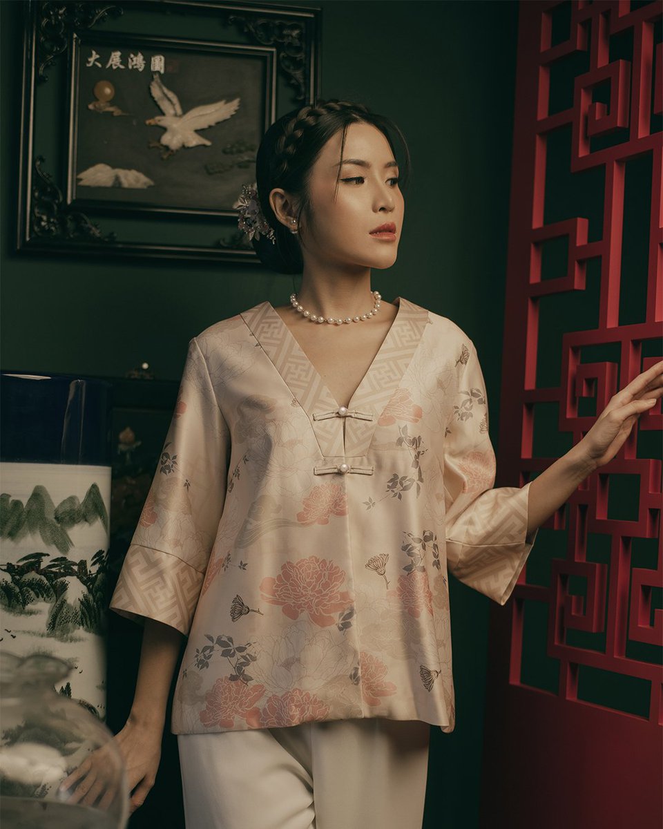 esye_official's tweet photo. #CNY23 Collection >> "#Minzu" 🍊🍊

Get into the CNY mood by pairing your comfy staples with our soft satin outerwear adorned with beautiful florals and finished with Mandarin buttons. 

Style: Rei Outer in Beige &amp; Porcelain Blue

Available now at METRO Paragon. https://t.co/Cgh3F4ChZw