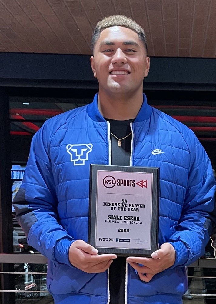 CougConnect (@cougconnect) on Twitter photo Big congratulations to our guy and future Cougar Siale!!!
5A Defensive Player of the Year
<a href="/EseraSiale/">Siale Tuiteelagi Esera</a> Big congratulations to our guy and future Cougar Siale!!!
5A Defensive Player of the Year
<a href="/EseraSiale/">Siale Tuiteelagi Esera</a>