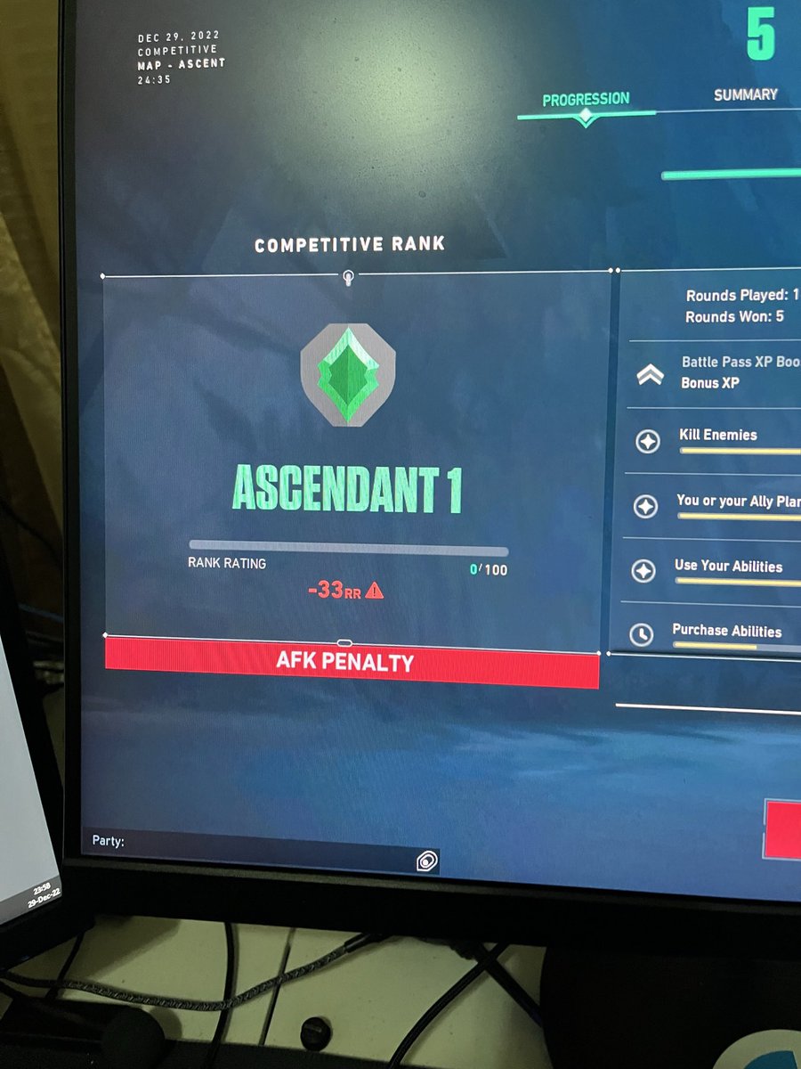 thygup's tweet photo. Punished for something I couldn’t controll..McDonalds wifi..@riotgames please work on shit like this.. https://t.co/HoJi3OOlj8