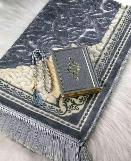 میں کافی دیر بیٹھی آنکھوں میں آنسو لیے اس آیت پر انگلی رکھے محسوس کر رہی تھی جیسے ﷲ پاک مجھ سے بات کر رہے ہیں وہ مجھے سمجھا رہے ہیں.. 🙂 
وَلَلۡآخِرَةُ خَیۡرُلَّكَ مِنَ الاُؤلٓی ___ القرآن {93.4}
("تمہارا مستقبل تمہارے ماضی سے بہتر ہوگا")
انشاءاللہ♥️