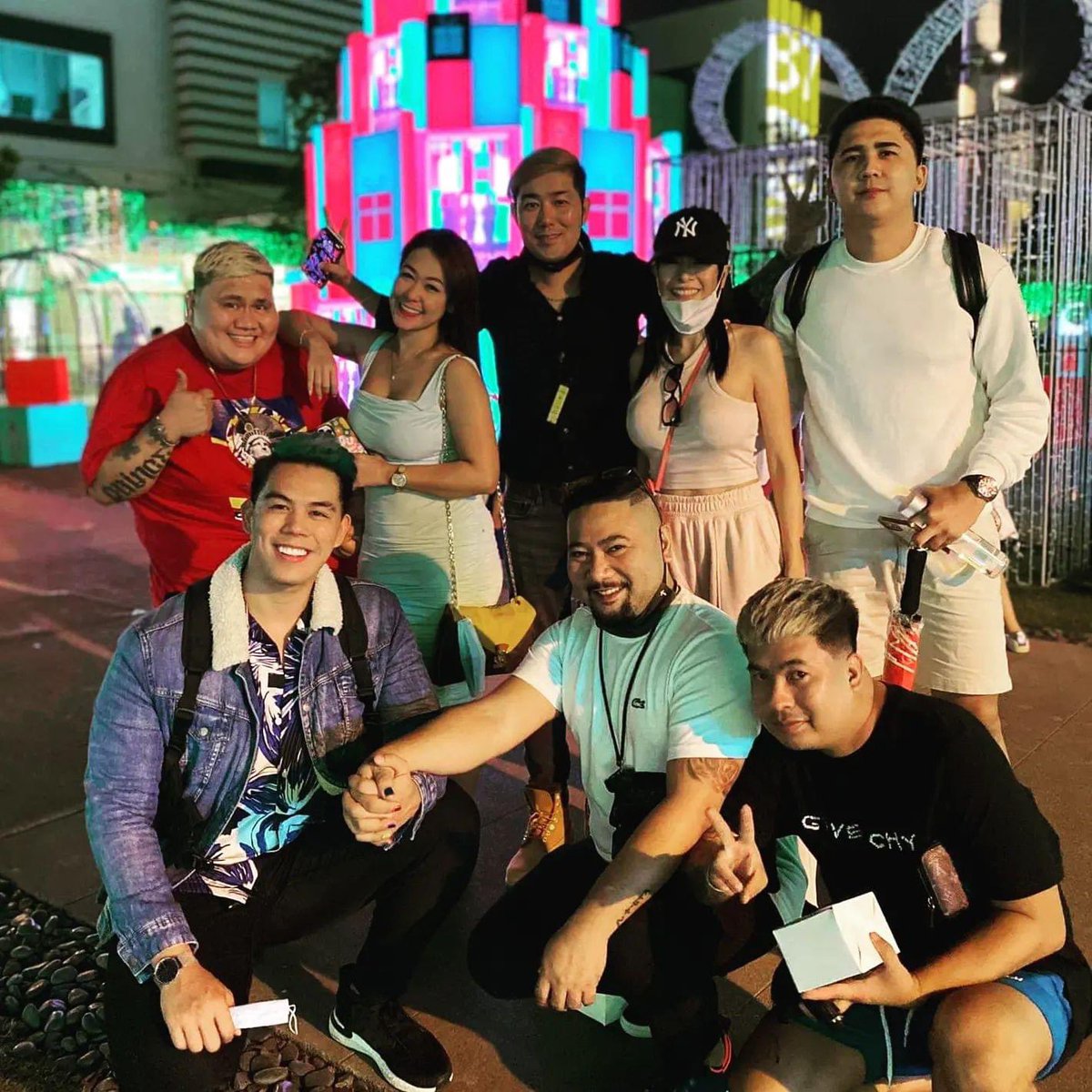 kgdmaersk's tweet photo. Tiktok Fam/Friends #tb #tgif #ttsquad #kuyaching #zara #simon #marki #coolet #dangelo #jino https://t.co/loZ6vkG1RU