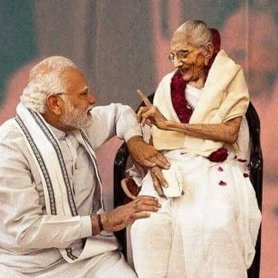 skahuklaoffical's tweet photo. #भावपूर्ण #श्रद्धांजलि
🙏🙏🙏🙏💐💐
#भारत देश के यशस्वी #प्रधानमंत्री माननीय Narendra Modi जी की #माँ हीराबेन जी का निधन दुःखद है, परमपिता परमेश्वर दिवंगत आत्मा को अपने श्री चरणों में स्थान दें!!💐💐 # #भावभीनि_श्रद्धांजलि
#UPNS https://t.co/hXl7eLoevg