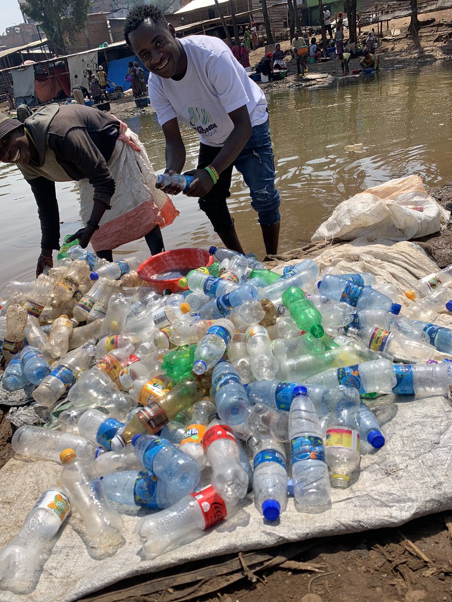 lukubusi's tweet photo. Rêvons 2023 et agissons,
ensemble et nombreux, pour la
santé, le climat, la nature et la
biodiversité, pour que chaque être
vivant ait le droit de vivre dans un
monde vivable #recycling #nonplastic
#wedonthavetime
#ActNow @Remy_Zahiga @Guillaume0905Kl @_kanibe_ @VisiHumaPlus https://t.co/7iAgxObdWt