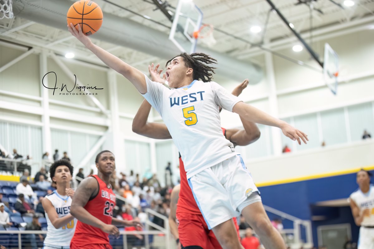 JwiggNBA's tweet photo. @PCWestBBall is on my 7 team list of teams to cover at least one more time before the playoffs start. In regards to my photography coverage, this is #7 of 7 on my list. Shouts out to coach @BertLenny and his PC West Patriots!! #Oklahoma #PCwest #Basketball #HSbasketball #MaxPreps https://t.co/nfRMeDRdPh