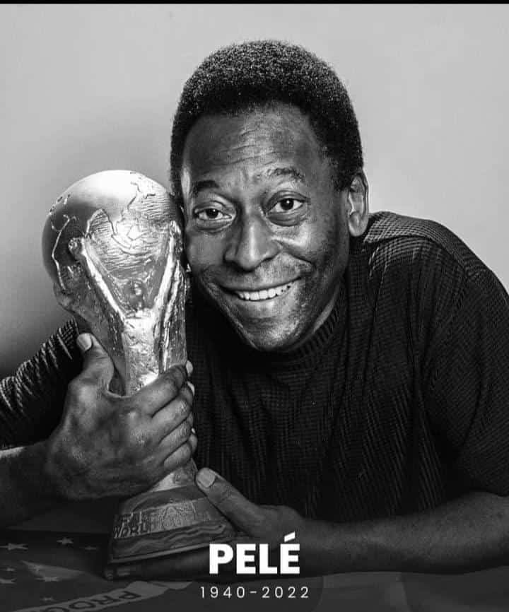Mohanlal's tweet photo. Farewell to the king.. May your soul rest in eternal peace. 
Your contagious game spirit and the legacy it leaves behind will continue inspiring millions to play the game. 

Joining the world in mourning the loss of this legend.

#Pele https://t.co/vtPtyIGAWG