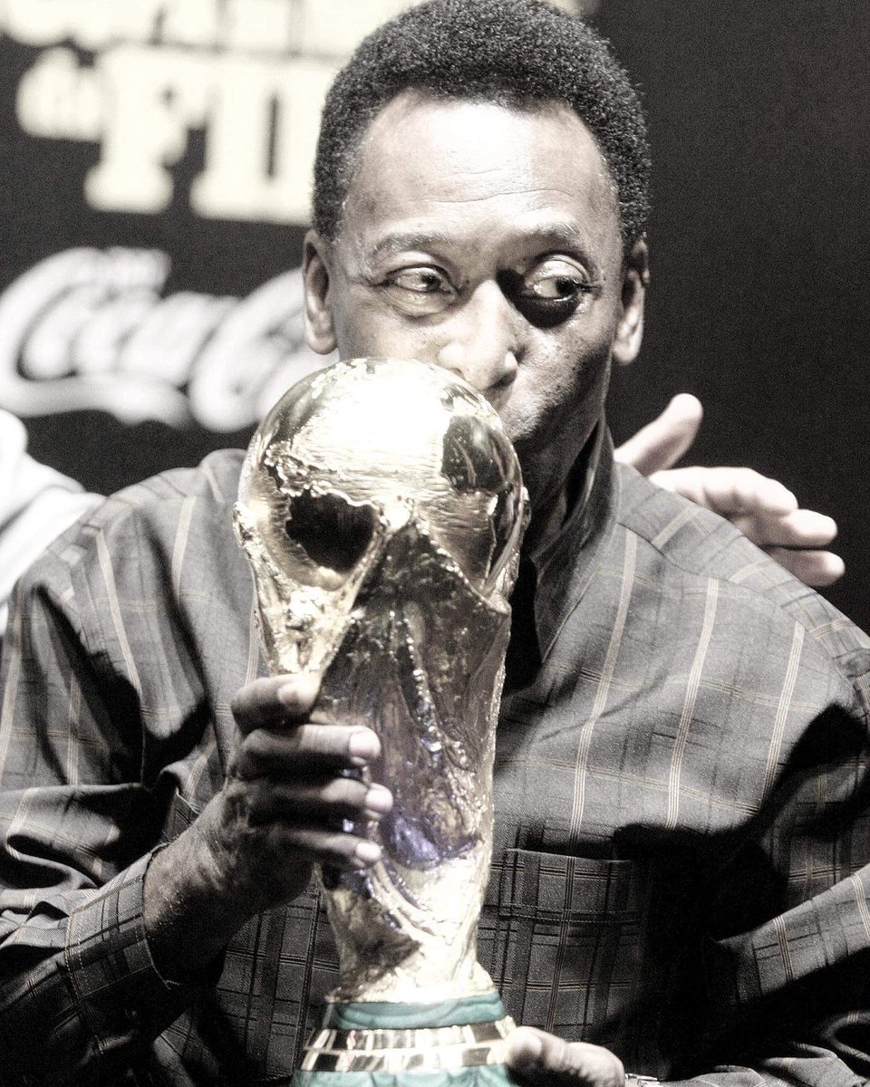 Subbayal_48's tweet photo. Messi &amp; Ronaldo are the greatest players of Football. Pele is Football. 

#Pele #RipLegend #PeleDeberiaSerEterno https://t.co/EnlvKHn9M9