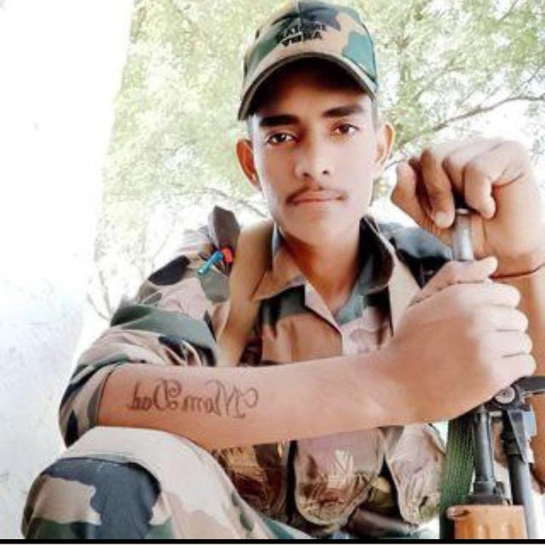 CPilimandori's tweet photo. शहीदों के सम्मान में हरियाणा सरकार से आग्रह (फोटो)@narendramodi @AmitShah @rajnathsingh @JPNadda @mlkhattar @Dchautala @Dattatreya @anilvijminister @OPDhankar @DVJChautala @myogiadityanath @NishanSinghJJP @PMOIndia @cmohry @BJP4Haryana @JJPofficial @DiprHaryana #shaheedonkasamman https://t.co/G0pA3ZSVJb