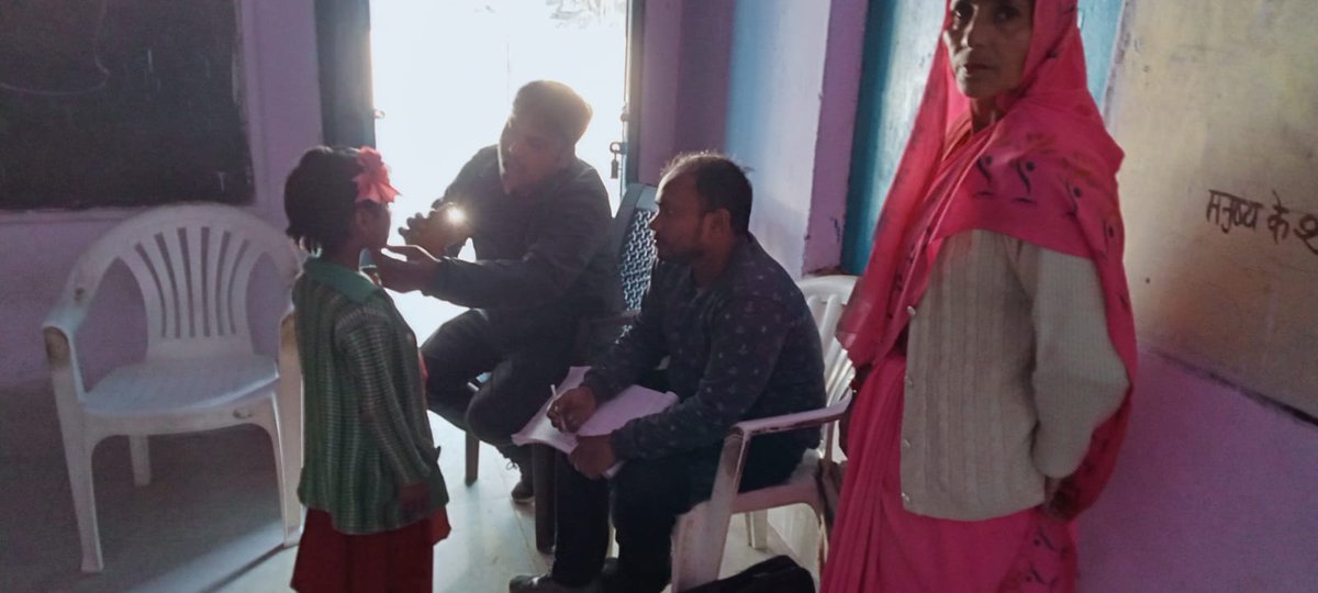 प्रदेश में बच्चों अच्छे स्वास्थ्य के प्रति राष्ट्रीय बाल स्वास्थ्य कार्यक्रम के तहत बच्चों के स्वास्थ्य की जॉंच राजकीय विद्यालयों में चल स्वास्थ्य दलों (मोबाइल हैल्थ टीम) द्वारा की गई।
<a href="/brajeshpathakup/">Brajesh Pathak</a> 
<a href="/UPGovt/">Government of UP</a>