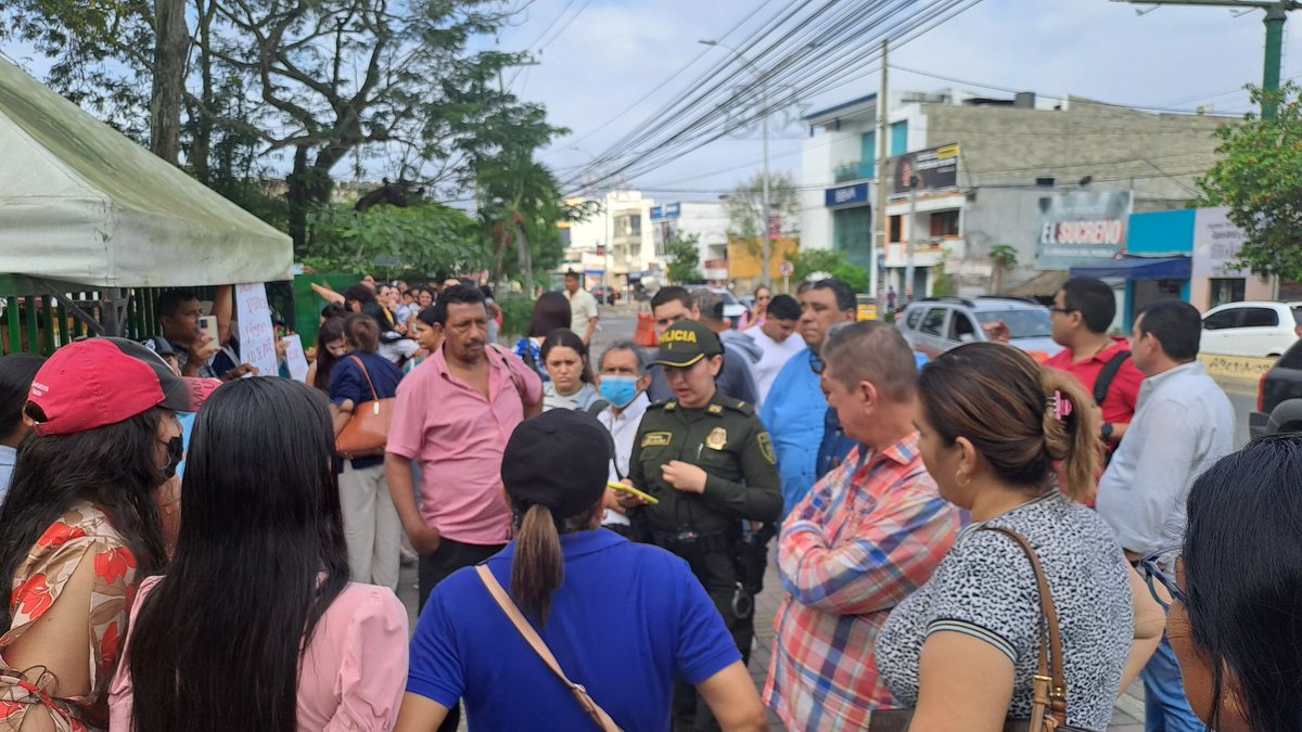 HANNERJOSEFREYL's tweet photo. Solicitamos al @Mineducacion la continuidad de la planta temporal de tutores en Sucre  @PTA_Colombia ¡ No más incertidumbre ! @agaviriau @petrogustavo @RinconferE @chafyrtths @CanalRCN  @NoticiasCaracol #SOSTutores #LAPAZnoselogracondespidosdeTUTORES https://t.co/OhxXNSp2td