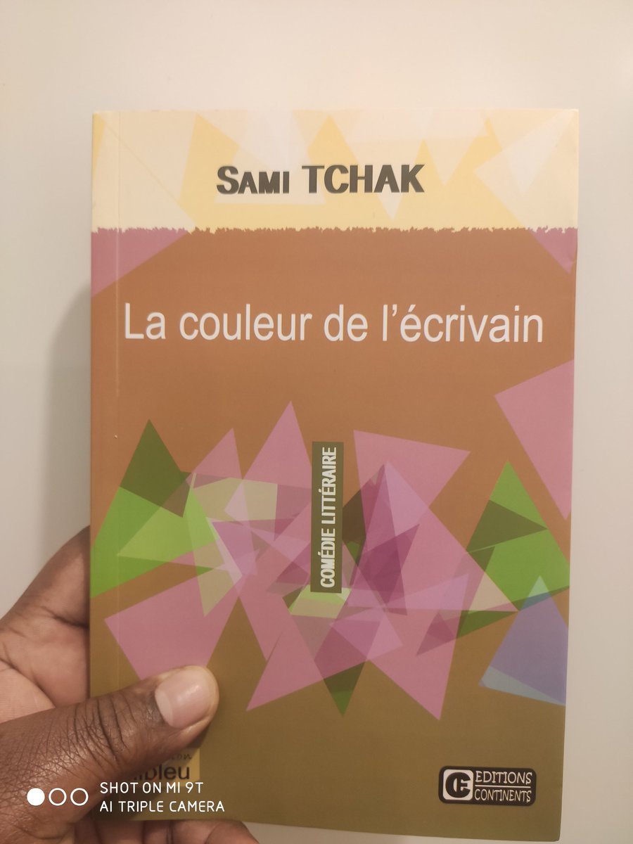 LaReus's tweet photo. [ RÉÉDITION ]
La couleur de l'écrivain du togolais Sami Tchak, initialement publié chez la Cheminante vient d'être réédité dans collection Fil bleu des éditions Continents #samitchak #togolesewriter @KangniAlem https://t.co/EwNHzvM3bG