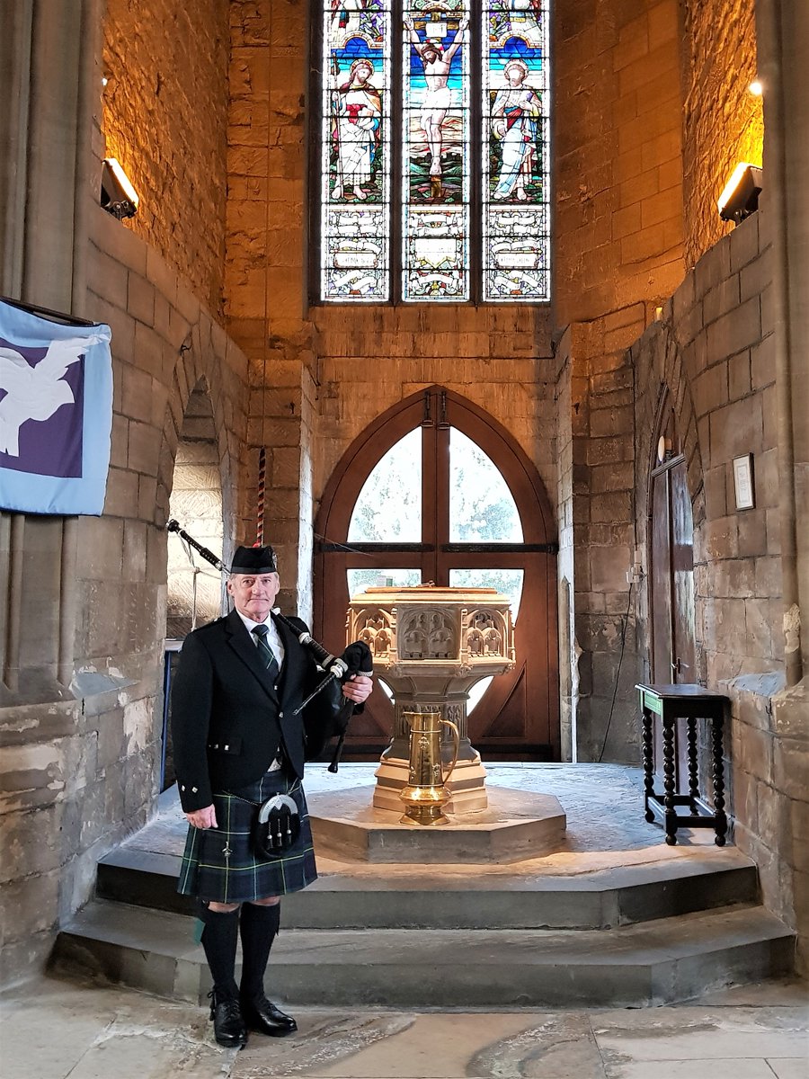 BagpiperInWales's tweet photo. Bagpiping y'day @ St Matthew's #Cainscross #Stroud for a proud Scots lady's Funeral. 
Tunes incl: Skye Boat Song, Danny Boy, Amazing Grace, Sleep Dearie Sleep. &amp; others.   Condolences to the family.   w #MichaelGambleFD 

#BagpiperWales #Bagpipes #Gloucs #Stonehouse #Eastington https://t.co/vvuRJ20IEg