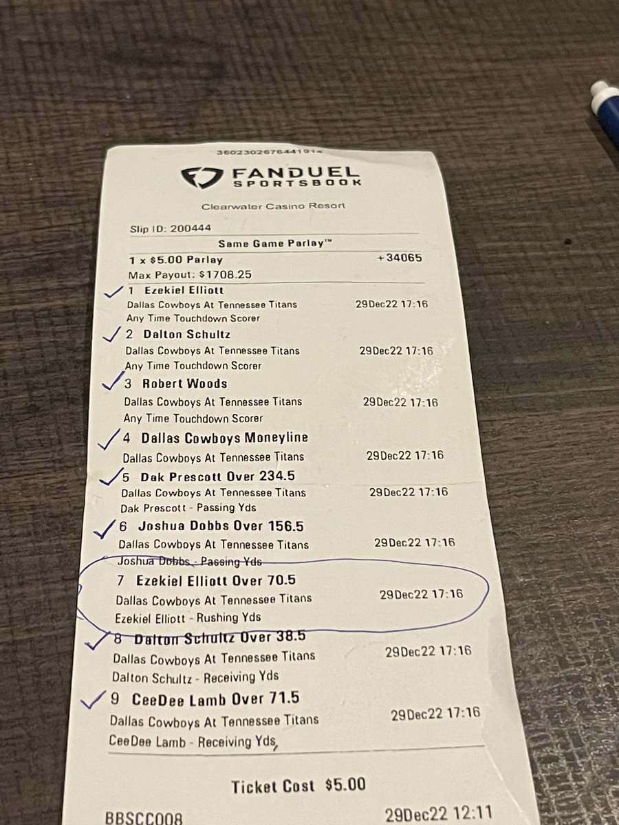 nwEG17's tweet photo. Good win, but damn @EzekielElliott, I needed just 35 more yards to get $1700! I’m sick. 😭 #WeDemBoyz #FeedZeke @dallascowboys https://t.co/2WGEvtXcI2