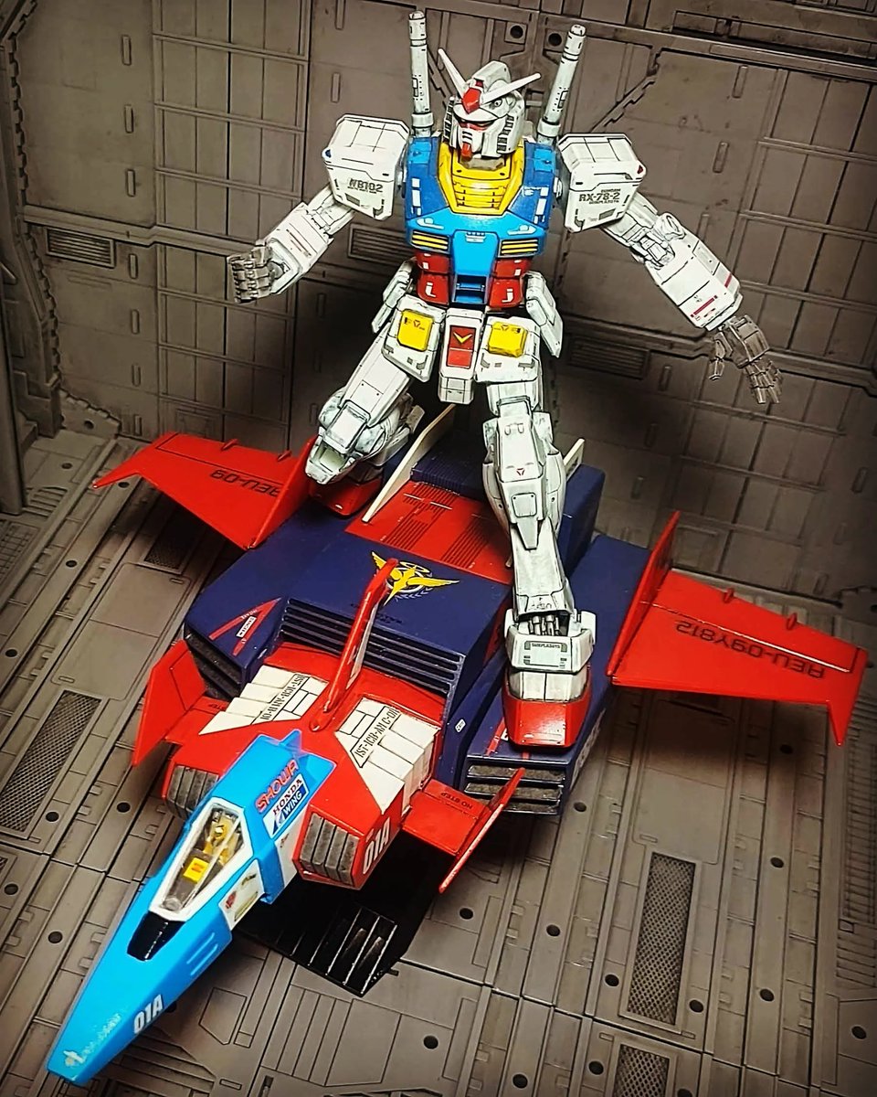 yonpura1986's tweet photo. ガンプラ旧キット「Gスカイイージー」
アニメ基準のコアファイターの大きでバランスはピカイチなのだ✨
G30thガンダムを乗せると超格好良いのだ🦝🐾
#ガンダム #Gundam
#ガンプラ #gunpla
#プラモデル #plasticmodel
#旧キット #Gアーマー
#GARMOR #コアファイター
#Gスカイイージー https://t.co/rK39FKv8ey
