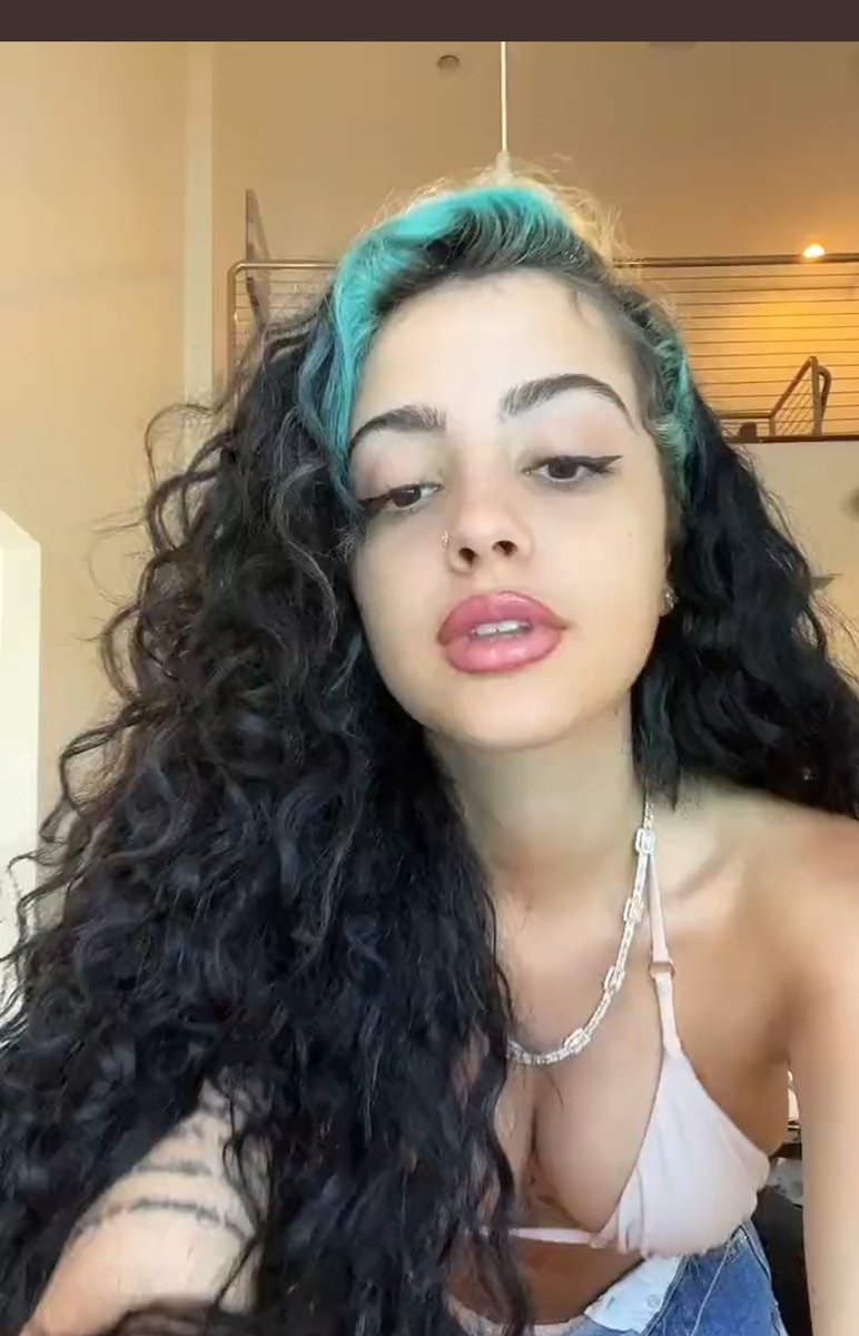 Sorry 💗 Sorry 💠💗
النت كان عطلان !!!!!!!!!!!!!!!
وحشتوني اوى ✝️🍒🧡🍒✝️
