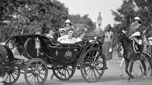 Pathar_K_PhooL2's tweet photo. @ErikSolheim @TandonRaveena @ravikarkara In the colonial era, most of India’s sizeable foreign exchange earnings went straight to London—severely hampering the country’s ability to import machinery and technology in order to embark on a modernisation path similar to what Japan did in the 1870s
#India
#colonialrepression https://t.co/KtVRO0yRQw