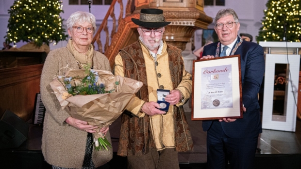 Laatste erepenningen gemeente Brielle uitgereikt tijdens Oudejaarsbijeenkomst -  brielsnieuwsland.nl/nieuws/algemee…