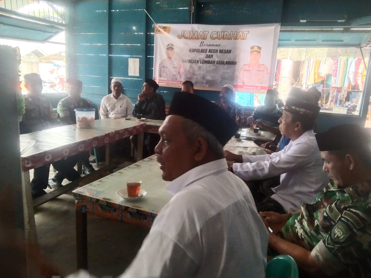 01Lembah's tweet photo. JUM'AT CURHAT BERSAMA KAPOLSEK LEMBAH SEULAWAH IPDA BUSTAMAM, S.E https://t.co/Yv5YZ3KJol