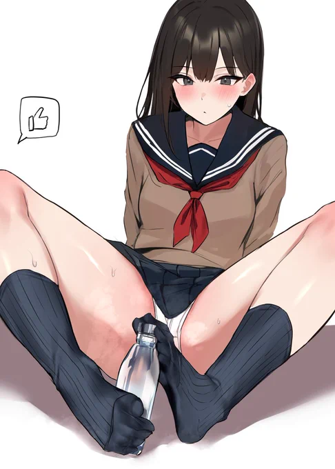 YouTubeで「足 ペットボトルチャレンジ」って検索するとえっちな動画いっぱい出てくるのでオススメです 