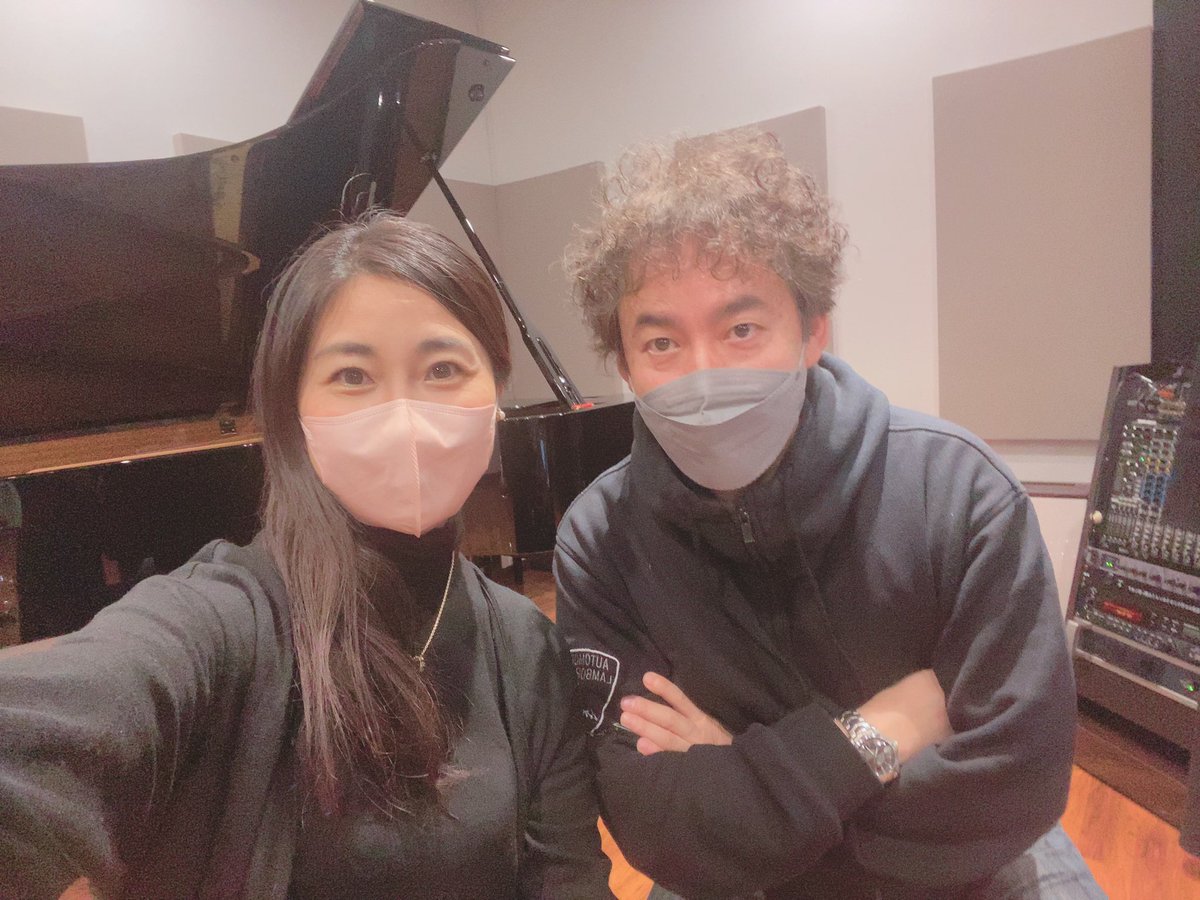 ayako61's tweet photo. 今、今年最後の打ち合わせ中!
塩谷哲さんと✨
いよいよ、オーチャードホールの選曲!
何歌おう!
嬉しい!
#SALT_shionoya
#ayako61
#オーチャードホール https://t.co/dzX7w3VJhJ