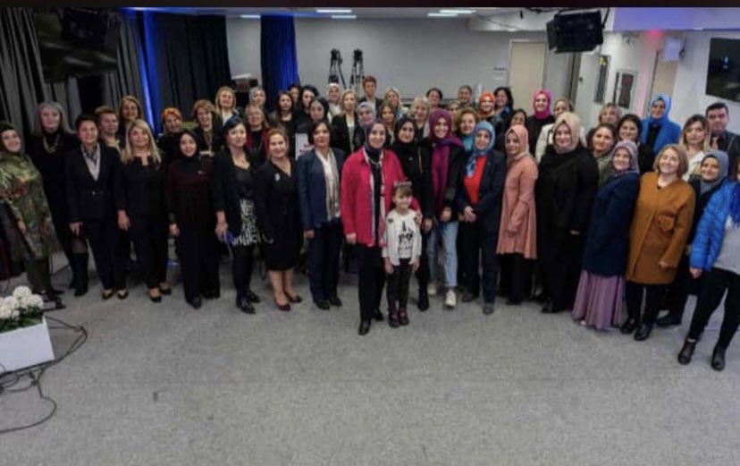 ZehraSucuBenli's tweet photo. Kadın eylem planımızın açıklanmasına Genel Merkezimizde katılım sağladık.@devakadinda19 💧

Hep beraber

"Kadını Güçlendiren Kadın ile Güçlenen bir Türkiye için DEVA Kadında" diyoruz. 🌱💧

@devakadinda @elifesendeva  #DEVAKadında https://t.co/qbytyOH4z4