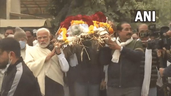 नैनं छिन्दन्ति शस्त्राणि नैनं दहति पावकः। न चैनं क्लेदयन्त्यापो न शोषयति मारुतः ॥ॐ शांति, ईश्वर माताजी की आत्मा को शांति प्रदान करें |
<a href="/narendramodi/">Narendra Modi</a>