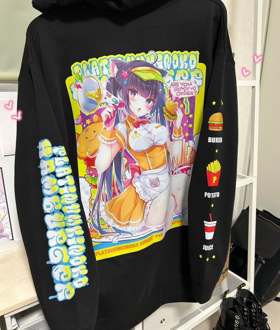 パーカーとブランケット💕
パーカーの袖がめっちゃお気に入り🫶
印刷も超きれい!

ブランケットはお家で使うときはフードをアイマスク代わりにするとよく眠れます😪
#C101 