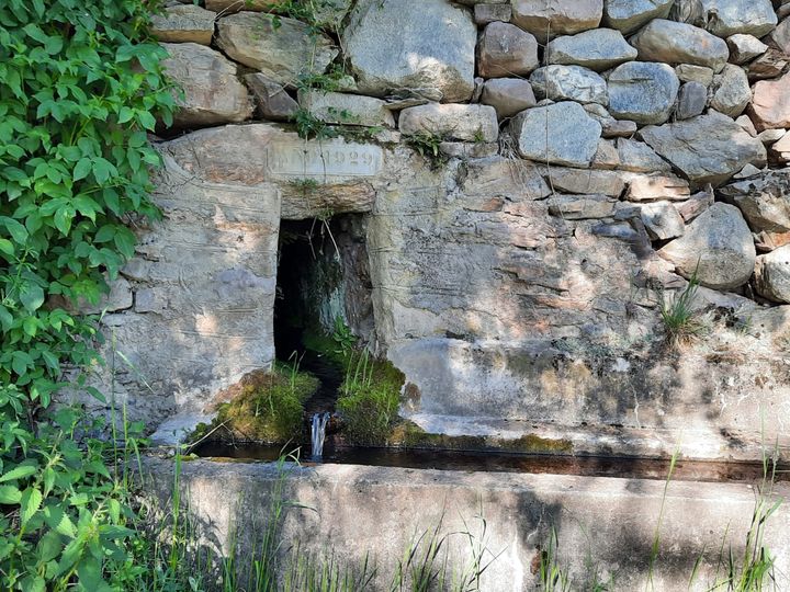 👉Este cumo, abrevadero, fuente, como lo quieras llamar, data del año 1929 y su nombre es la fuen de Mañan en San Juan de Plan.
#baldechistau #Valledechistau #CItChistau