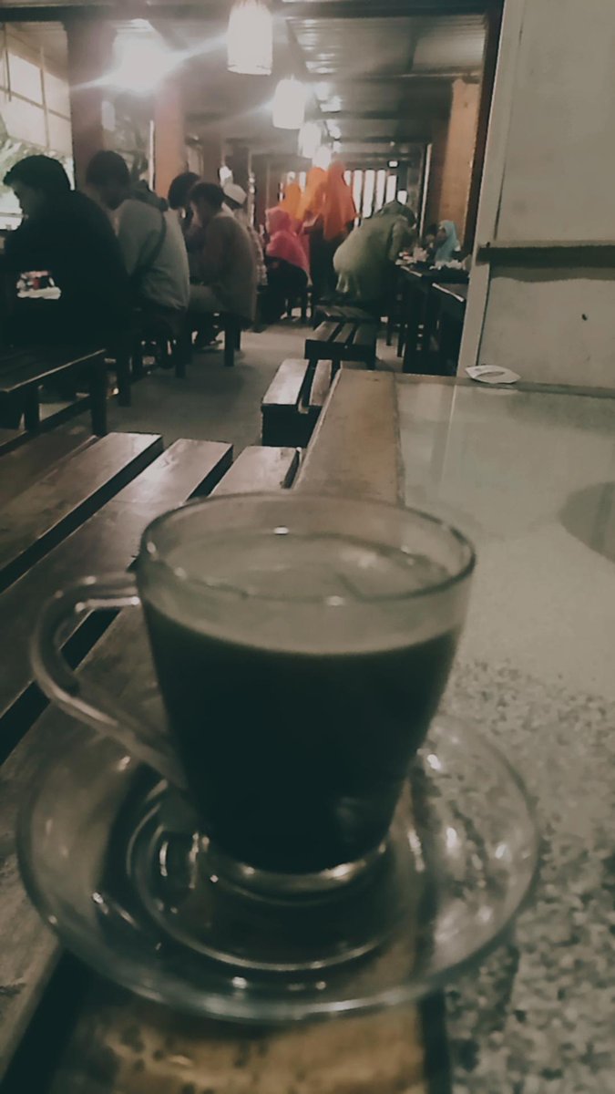 DilFadli4's tweet photo. _Kerja keras tidak akan sia-sia
Ia hanya berubah bentuk menjadi uang, keringat, tangisan, cacian, hinaan, pembelajaran, bahkan hanya sekedar tepuk tangan.. 
#fadlimoe https://t.co/28cnub7HYu