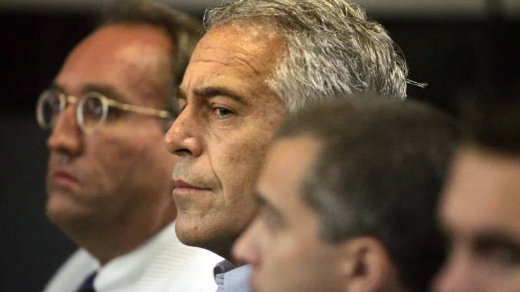 actualites_nrv's tweet photo. Les îles Vierges américaines poursuivent JPMorgan Chase &amp; Co. pour avoir "fermé les yeux" sur le trafic sexuel de l'ancien client Jeffrey Epstein dans sa villa de Little St James, son île privée. https://t.co/DjVj83XBAP
#sexualservitude #Nice #Nice06 https://t.co/OKgyDpm5Bo