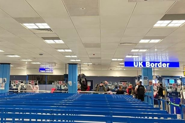 helen_spirit1's tweet photo. The Royal Navy are doing an absolutely sterling job at Manchester, just glorious ๐๐ #strikefail https://t.co/Ph3eloEewH