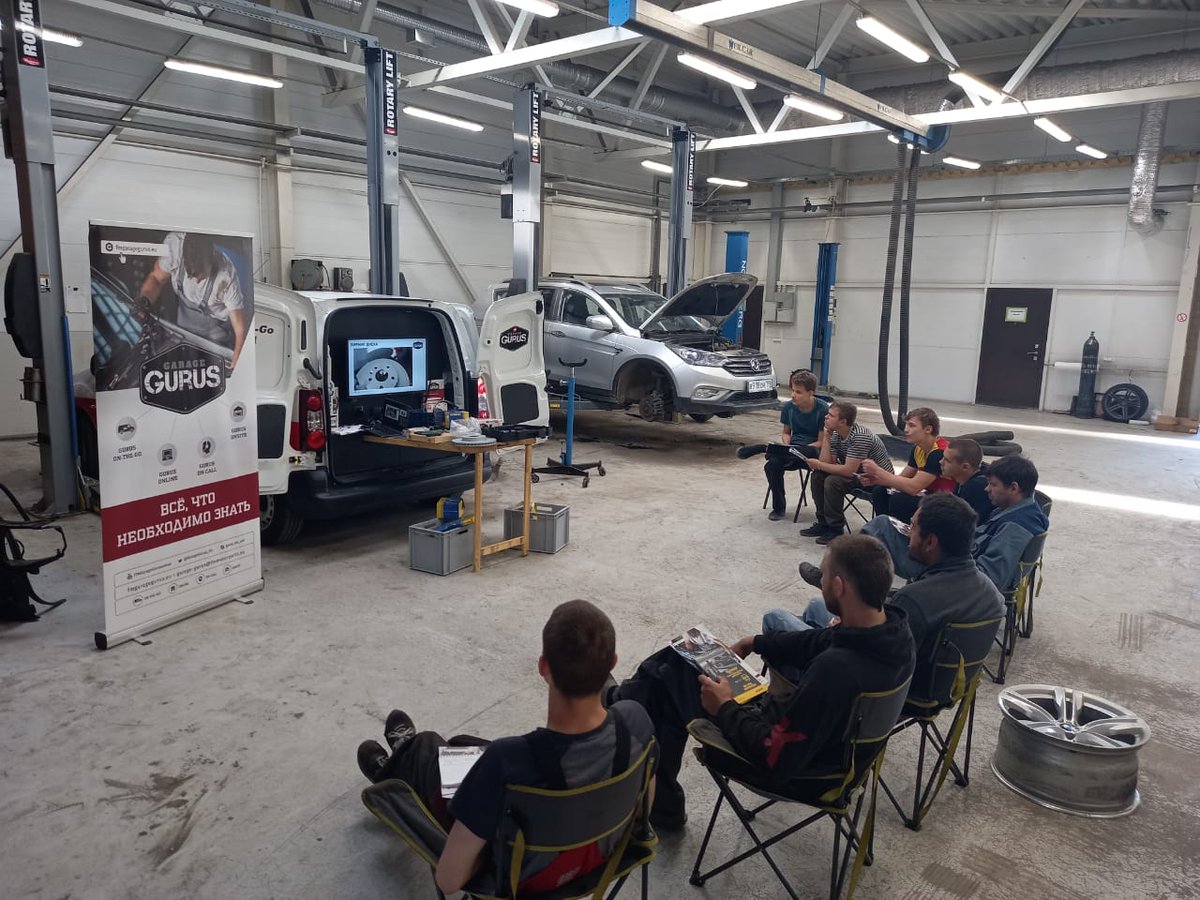 GarageGurus_EU's tweet photo. #GarageGurus has had a fabulous year and we're looking forward to helping even more people working in the #aftermarket in 2023! We can help #garages and #mechanics in four ways - Online, On-Call, Onsite and On-The-Go. Visit our website for more details: https://t.co/ntIWgPCfLr https://t.co/dfyuvtbjcR