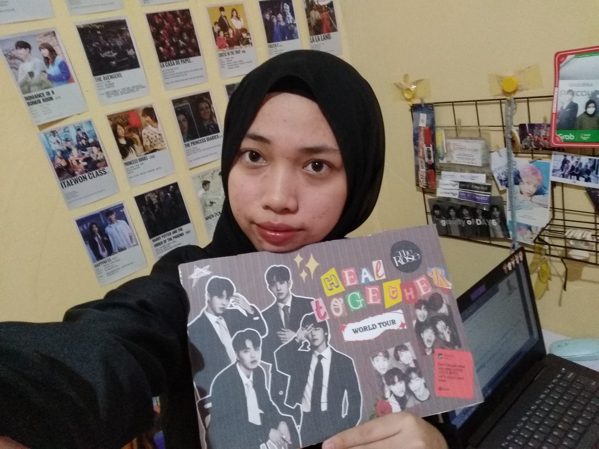EngkohGyuanlin's tweet photo. HELP RT❤️🙏🏻
bismillah semoga rejeki aku, pengen bawa banner ini buat nonton The Rose sblm sidang😭🙏🏻 mindream makasih banyak ya udh bikin give away ini, semoga diajak nonton sama mindream biar bisa ngesour bareng💃🏻 #OneDreamINA #HealTogetherinJakarta https://t.co/JbspP2YXi5