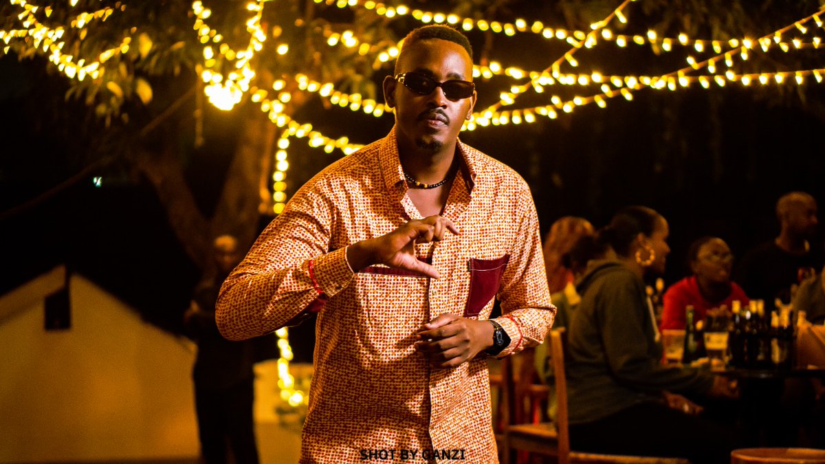 ruyongamusic's tweet photo. A Hip-Hop end a di Year Ting #underrated #clansmen4life cc @ClansmenUgg @KagyeziL @KClansmen @Wonder__jR @St_Nellysade @GmcLyrical @BflexUg @AdrenalynMuzik @SantanaKarma @unapologeticeve @BonqieDj https://t.co/334JLiGN1q