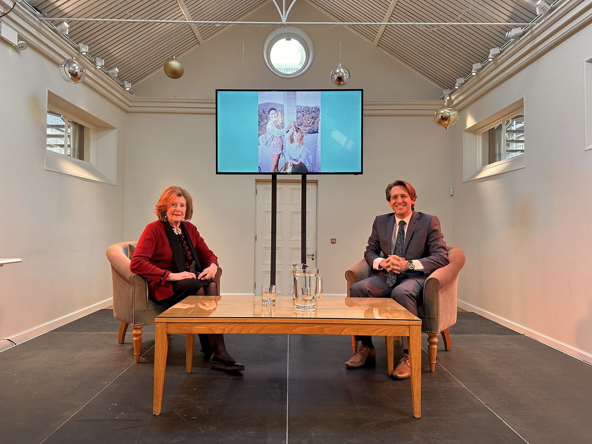DavidWhiteleyTV's tweet image. Fabulous afternoon yesterday reunited with the amazing best-selling author #LadyGlenconner @HolkhamEstate for the launch of her latest book #WhateverNext sequel to #LadyinWaiting Can’t believe it’s been a year since we were on stage with the last book. + Holkham stunning as ever!