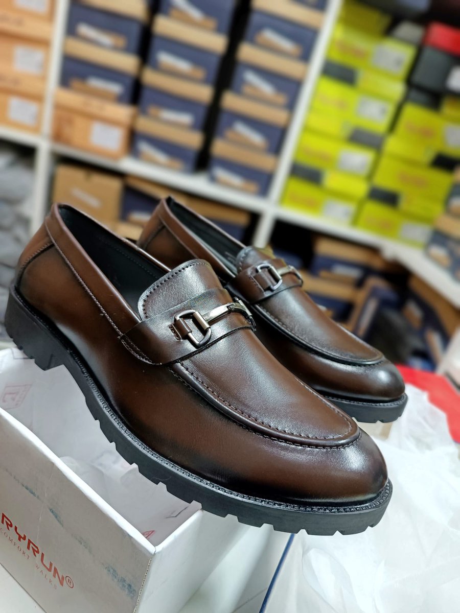 Fishwear2020's tweet photo. 💖item -Prada sole official
💖size-40-44
💖price ksh.2800
💖free delivery within Nairobi CBD and at an extra affordable cost across the country and Africa
💖0790554246 inbox for more info
💖Till no.5673003
#KenyattaNationalHospital #Uhuru #RestEasy #Condolences #SamuelMaina https://t.co/F5HleRPq0s