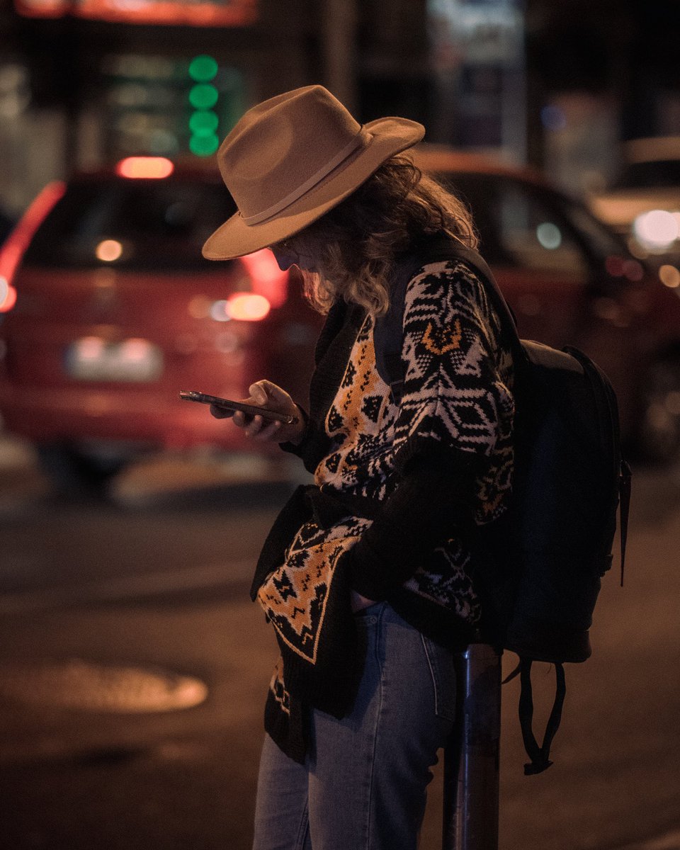 One night 🌙 

#streetphotography #lightroom