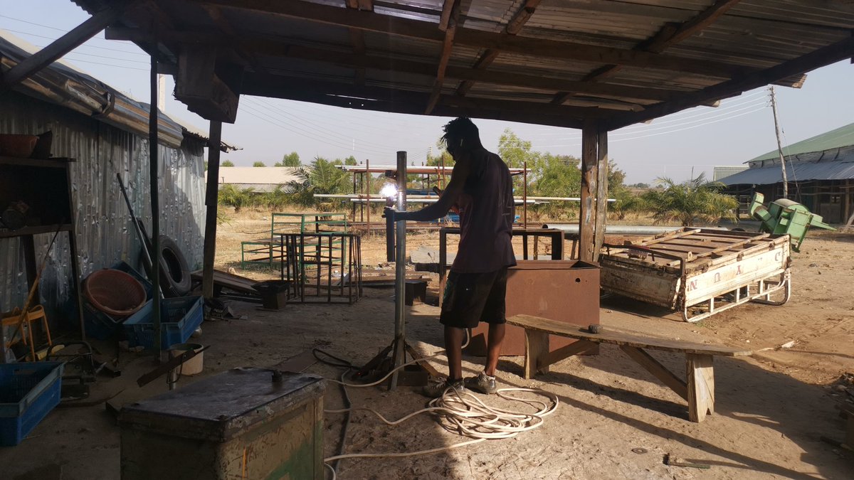 NFGCSFarmEstate's tweet photo. Meet Shem an indigene of the Kambari people of Niger State, he came into NFGCS Farm Estate as a crop farmer but along the way he showed interest in learning how to fabricate,
#NFGCS #NFGCSFarmEstate #NFGCSFarms #AgricBusiness #Farming https://t.co/uHa8xr8lB3