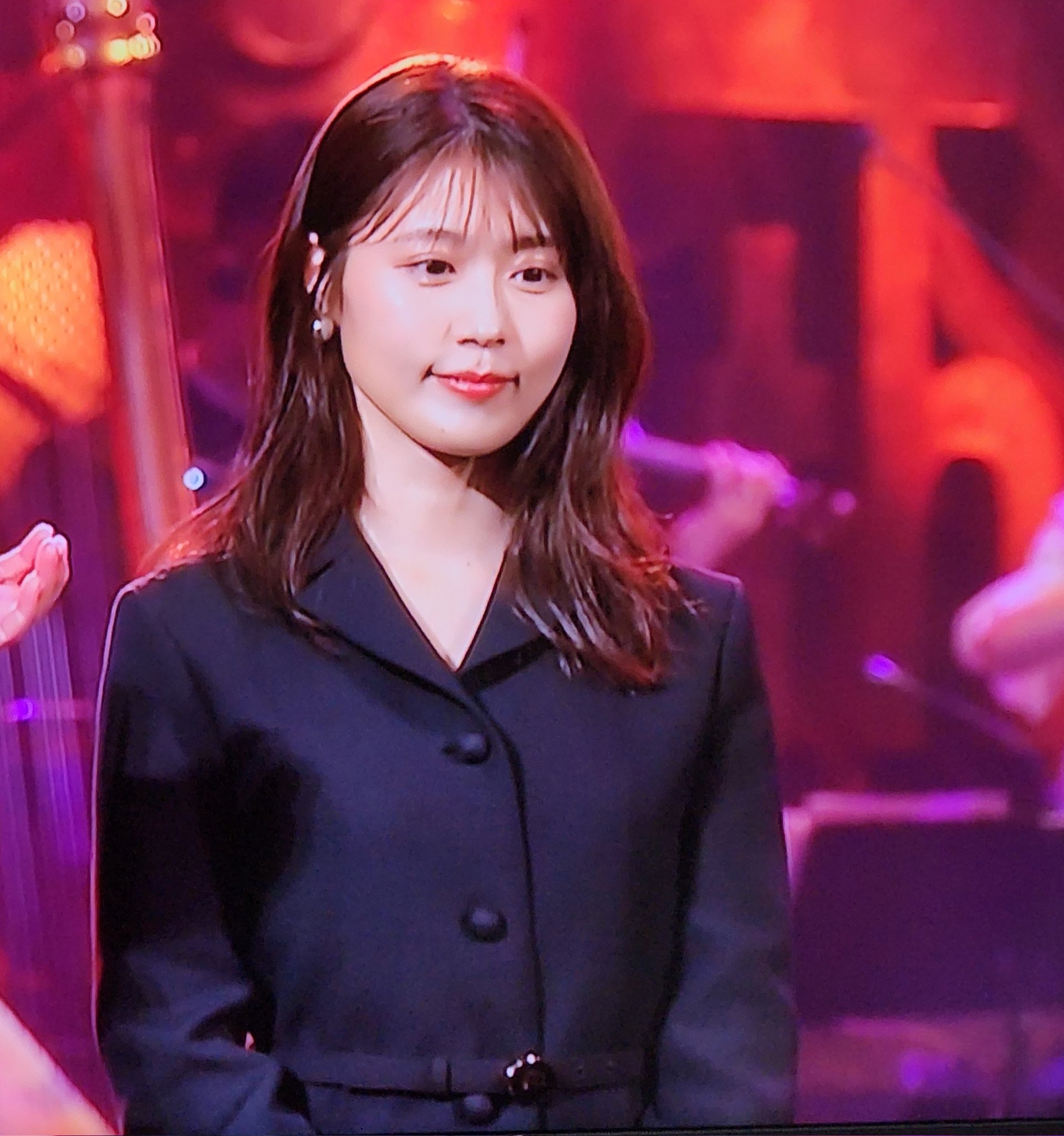 【激レア】有村架純 サイン付き オーラロに逢いたい 有村架純：セットアップでおなかちらり 「VOCE」のビジュアルが